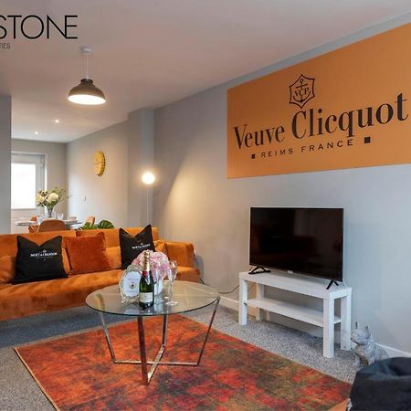 Champagne House - 4 Bed Property Plus 2 Sofa Beds By Bpne Дарлингтън Екстериор снимка