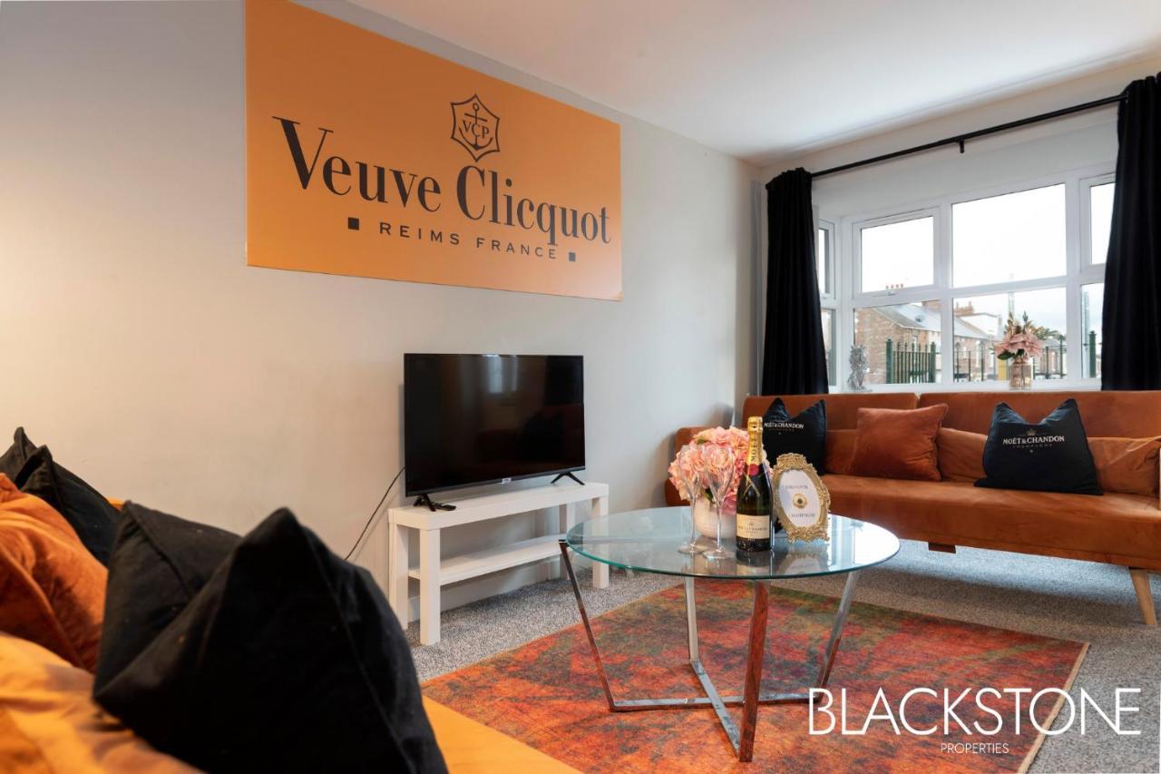 Champagne House - 4 Bed Property Plus 2 Sofa Beds By Bpne Дарлингтън Екстериор снимка