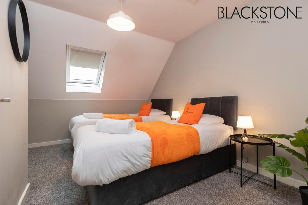 Champagne House - 4 Bed Property Plus 2 Sofa Beds By Bpne Дарлингтън Екстериор снимка